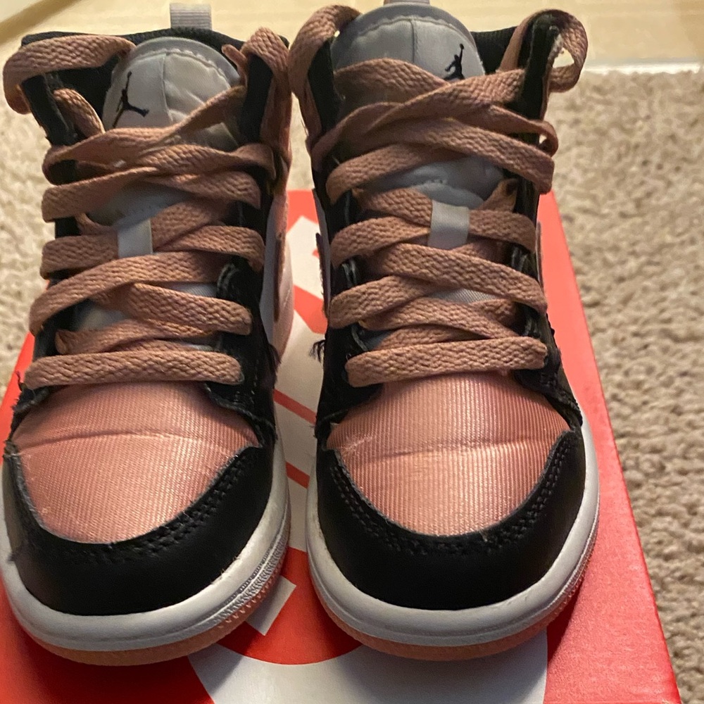 Nike - Picture 5 of 5